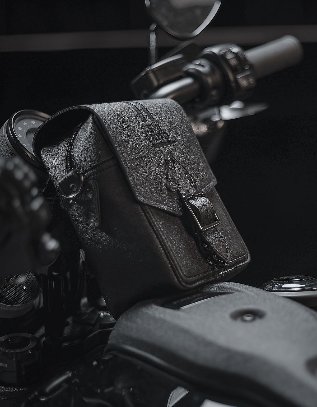 Handlebar T-Bar Bag for Cruiser Softail Dyna Sportsters - Image 6