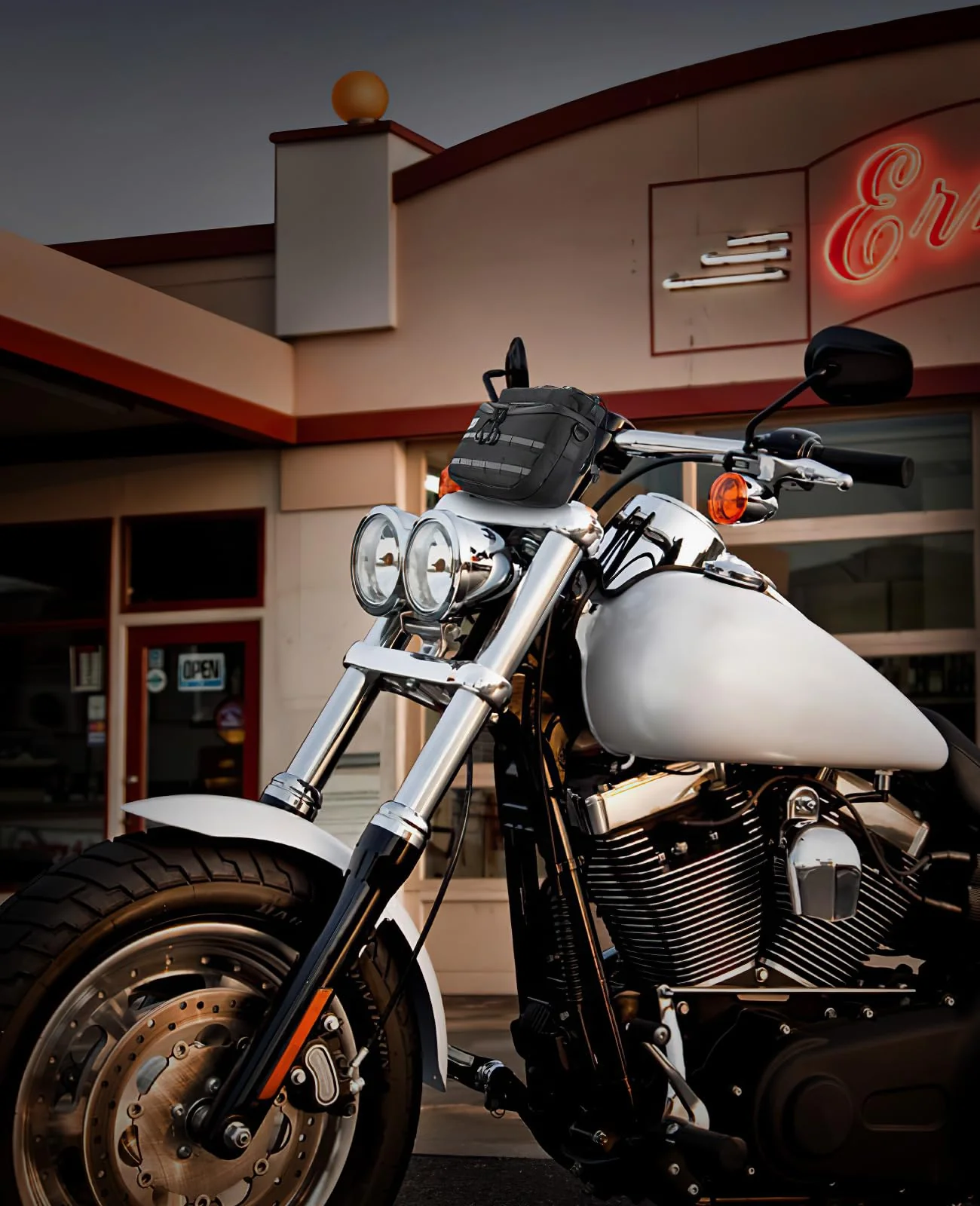 Motorcycle Handlebar Bag with Reflective Strips for Cruiser Softail Dyna Sportsters - Image 7