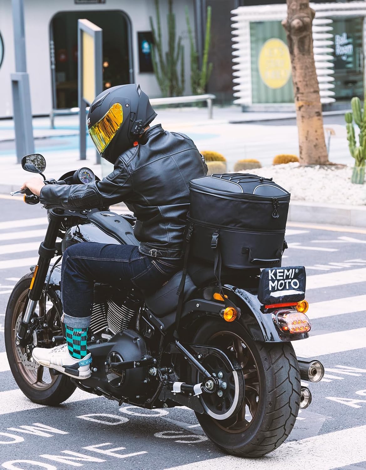 Motorcycle Tail Bag, 25L-45L Expandable Motorbike Helmet Bag - Image 3
